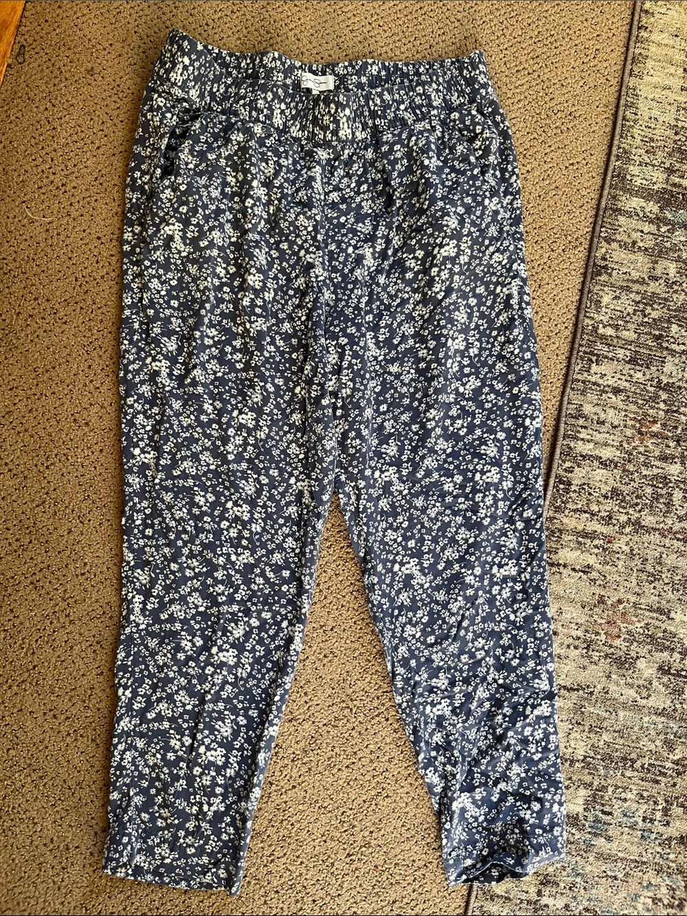 Jessica Simpson Navy Blue Floral Cropped Pants